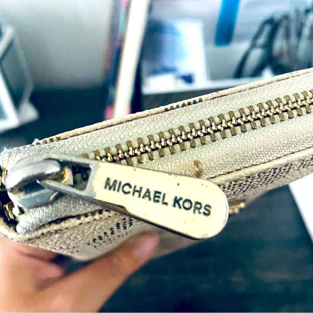 Michael Kors White Large Zip Wallet with Brown MK Logo Print - Picture 6 of 10